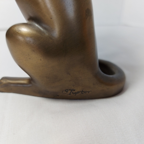 O. Tupton Signed Solid Bronzed Playful Cat Figurine - Picture 4 of 5